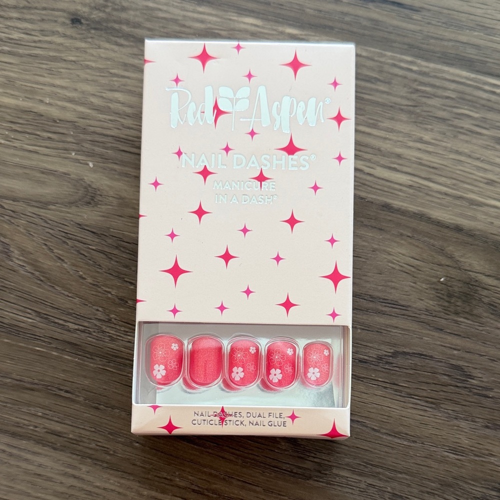 My time to shine Sabre Red Aspen Pink Press-On Nails